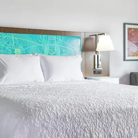 Hampton Inn & Suites By Hilton Toronto Downtown